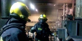 Susto por un incendio en una fábrica en Fontanar