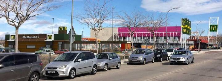 El McDonald’s de Azuqueca sirve sus primeras hamburguesas