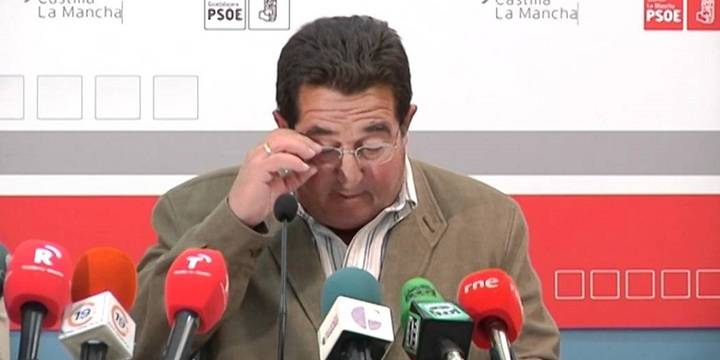 El juez imputa al ex alcalde socialista de Pioz por posible prevaricación en las obras de la piscina municipal