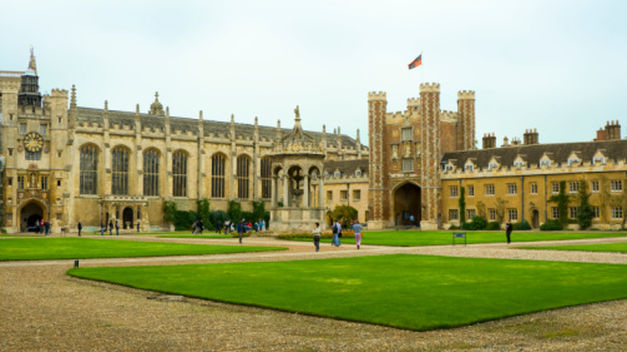 Tres estudiantes guadalajareños seleccionados entre los 300 mejores de España compiten por una ‘Beca Europa’