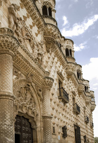 Edificios emblemáticos de la capital se apagarán durante una hora para sumarse a la iniciativa La Hora del Planeta