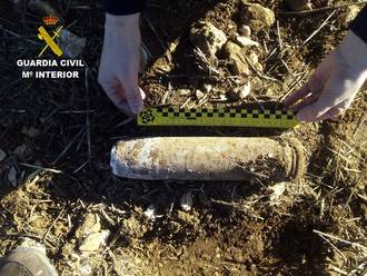 La Benemérita desactiva un proyectil de artillería de la Guerra Civil en el término municipal de Brihuega