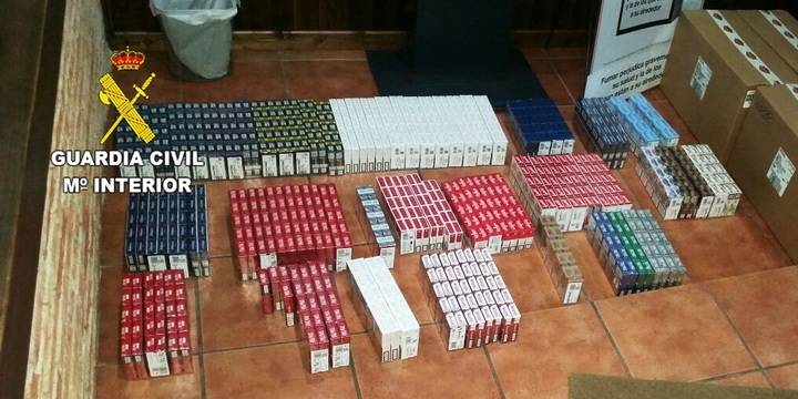 La Guardia Civil ‘pilla’ a un hombre robando cientos de paquetes de tabaco en Villanueva de la Torre