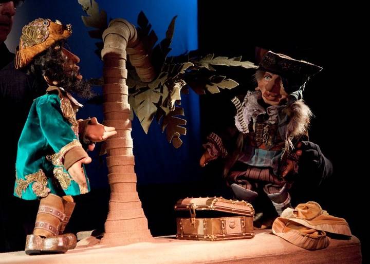 El genio de Manuel Galiana y piratas hechos títeres, nuevas propuestas del Teatro Moderno