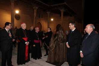 Román: “Esta escultura muestra el respaldo del Ayuntamiento de Guadalajara a la Semana Santa”