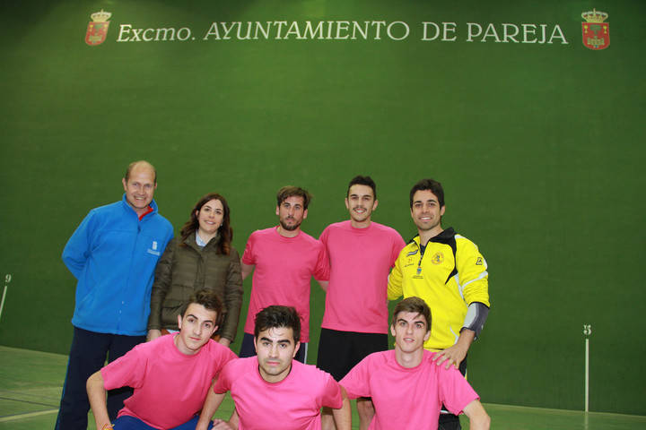 Tradición, ocio y deporte en una concurrida Semana Santa parejana