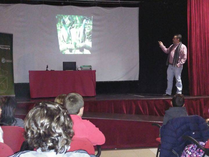 Los centros educativos de Alovera participan en las conferencias didácticas sobre fauna y medio ambiente de La Campiña