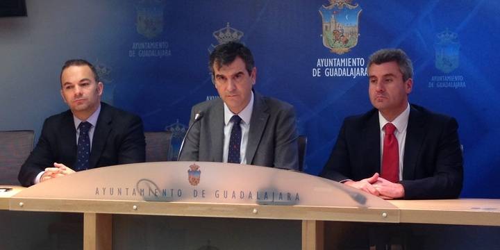 Antonio Román ofrece a los concejales de Ciudadanos que entren en su gobierno