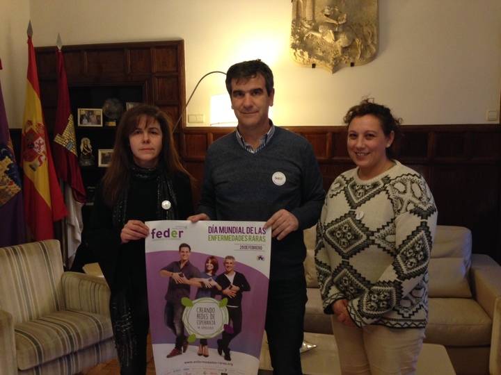 El alcalde se reúne con la Asociación de Enfermedades Raras de Guadalajara