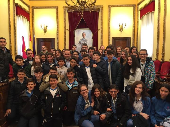 Alumnos de los Maristas visitan el Ayuntamiento
