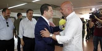 PURO TEATRO: Podemos termina reculando y sigue apoyando los presupuestos de Page