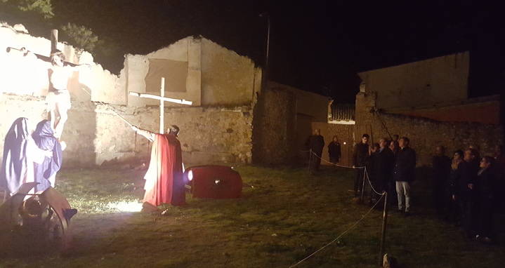 El presidente de la Diputación asiste a la Pasión Viviente de Albalate de Zorita, de Interés Turístico Provincial