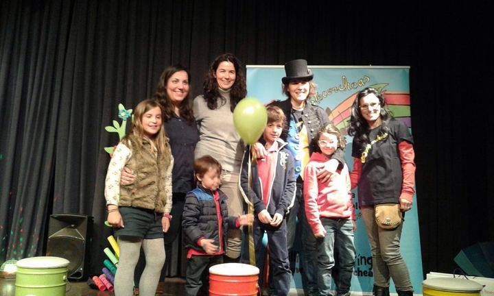 Éxito de participación en el espectáculo de Villi y Requetecorcheas organizado por Alerguada en Alovera