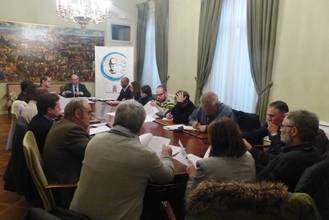 Latre informa a los pueblos del Viaje a la Alcarria de los avances en la programación del centenario de Cela