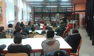Los alumnos de 1º ESO del IES de Alovera participan en el programa de formación de usuarios de la Biblioteca de Alovera