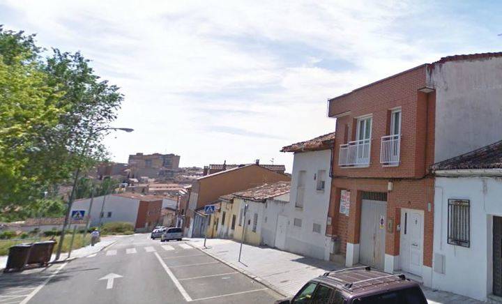 Pillan a un buscado por la justicia cuando le iban a multar por aparcar mal