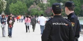 La actuación de un policía fuera de servicio provoca la detención de un ladrón que hizo 22 ‘tirones’ en la capital