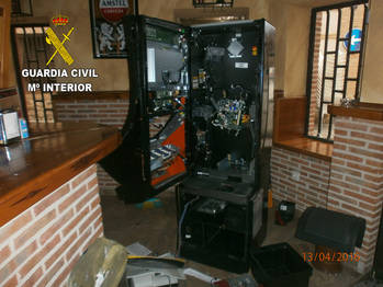 La Guardia Civil detiene a una persona en El Casar por robas en bares y ‘reventar’ tragaperras