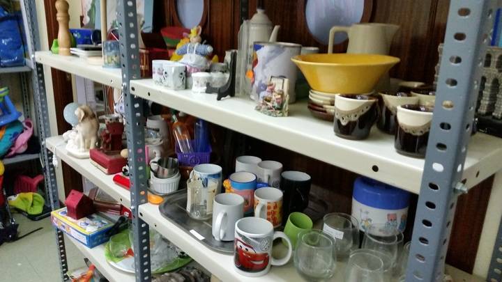 El rastrillo solidario ayuda continuadamente a las familias más desfavorecidas de Alovera