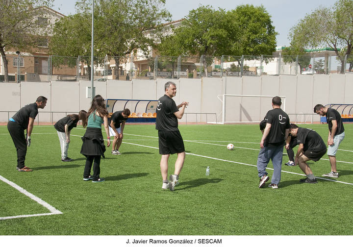 Usuarios y profesionales de Salud Mental potencian la autoestima, valores de equipo y habilidades sociales mediante el deporte en Guadalajara