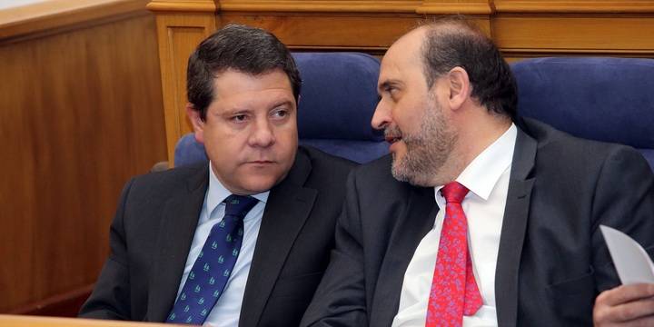 Page consuma sus presupuestos regionales gracias al sí de Podemos