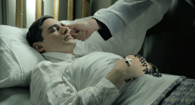 Page, con tal de gobernar, claudica ante la radicalidad extrema de Podemos y pone en riesgo los convenios entre la Junta y la Iglesia católica