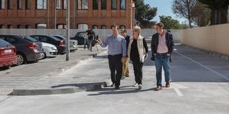 Un nuevo aparcamiento mejora el barrio de Los Manantiales