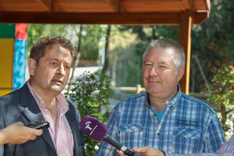 El recinto del Zoo acoge hasta el domingo una preciosa exposición de bonsais y suisekis