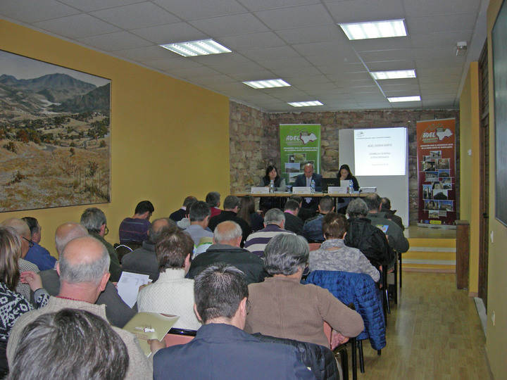 ADEL Sierra Norte muestra a sus socios la estrategia del grupo para el periodo de actuación 2014-2020