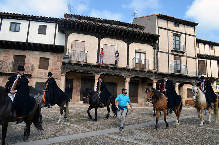 Atienza celebra su tradicional Caballada con una gran afluencia de público
