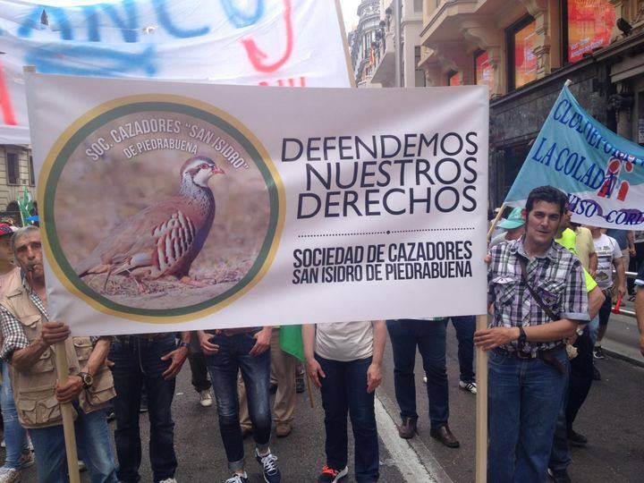Cazadores castellanomanchegos se manifiestan en Madrid para pedir la retirada del Catálogo de Especies Invasoras