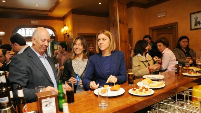 Cospedal afirma en Jadraque que Soria renuncia para no perjudicar al Gobierno ni al PP