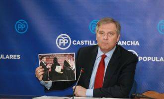 Cañizares califica de bochornosa la foto de Page junto a una mujer con un burka