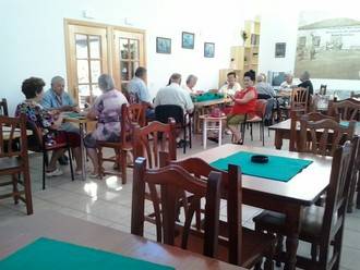 Los mayores de ‘Las Castillas’ de Torrejón denuncian que la Junta les quiere llevar a un lugar “lúgubre e inhóspito”