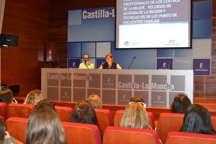 La Junta forma a profesionales de la provincia de Guadalajara en asistencia psicológica a menores víctimas de la violencia de género