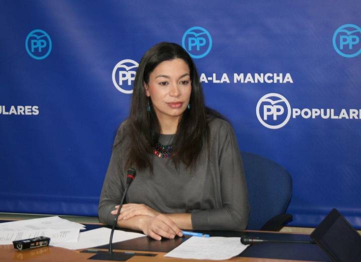 El PP critica que los dos diputados regionales de Podemos “están arrodillados ante Page y vendidos a los intereses del PSOE por un plato de lentejas y algo más”