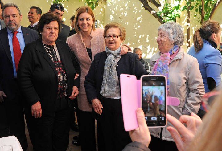 Cospedal denuncia que Castilla-La Mancha es una de las tres regiones de las que más empresas se van “porque el Gobierno regional sube los impuestos”