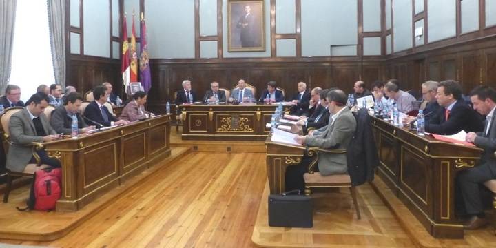 Latre pone en valor el papel de la Diputación para el funcionamiento de los parques de bomberos de la provincia
