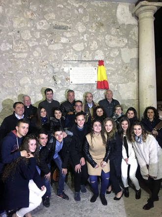 Yebra festeja su Fiesta de Los Mayos rindiendo homenaje a las diferentes generaciones que han mantenido esta tradición