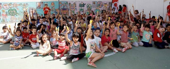 Frigo dará la bienvenida al verano regalando 300.000 helados a escolares de la región