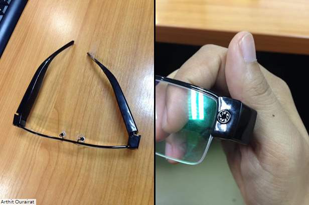 Tres estudiantes pillados copiando con gafas con cámaras