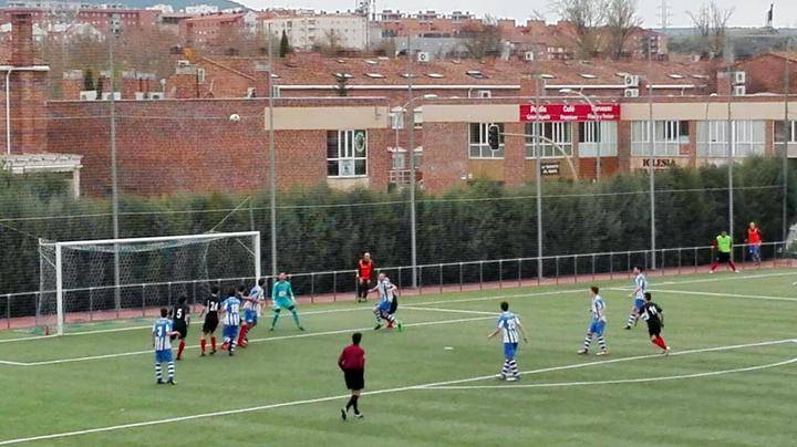 Hogar y Dínamo logran unas tablas que no dejan a nadie contento en el derbi alcarreño