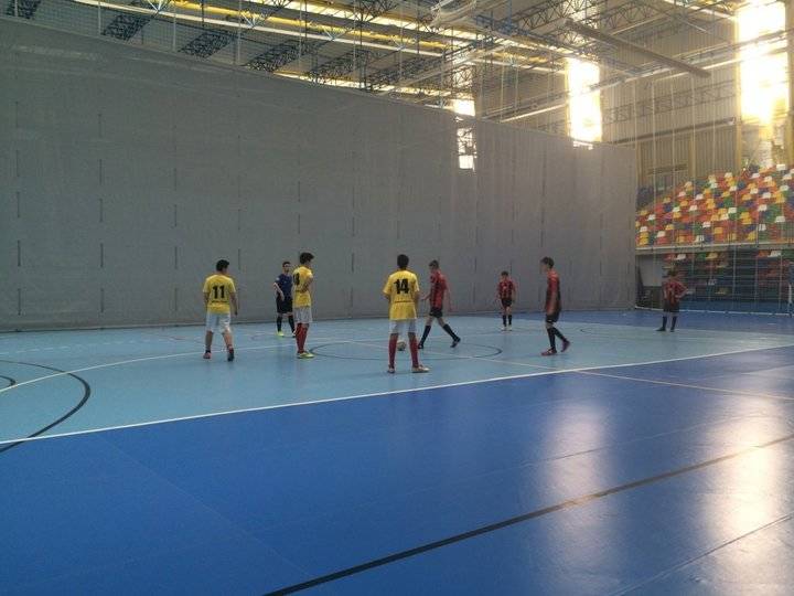 El infantil se impuso en un difícil encuentro con remontada ante EM Azuqueca (3º) mientras que el prebenjamín se quedó a dos minutos de batir a Diocesano B (2º)