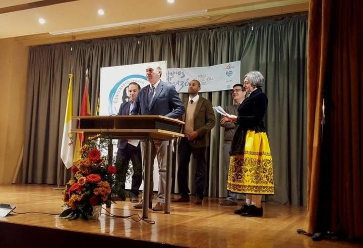 El presidente de la Diputación participa en la lectura colectiva del ‘Viaje a la Alcarria’ en el Colegio Sagrado Corazón