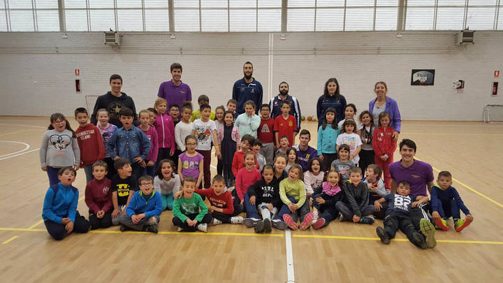 El Lujisa Guadalajara Basket visita el Colegio Villa de Quer