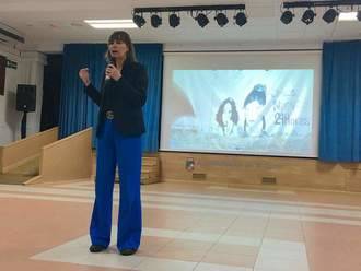 Cs El Casar-Mesones acompañó a Mabel Lozano en la proyección en esta localidad de su documental sobre la trata de mujeres