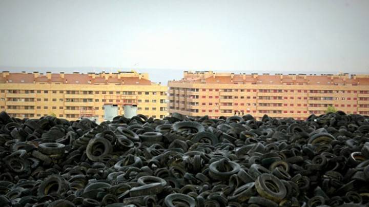 García-Page rechazó el 21 de abril una partida de 500.000 euros para retirar los neumáticos