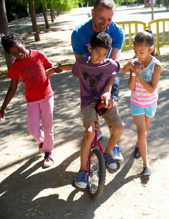 Los voluntarios de "la Caixa" de Guadalajara celebran una jornada de naturaleza con 30 niños en situación de vulnerabilidad 