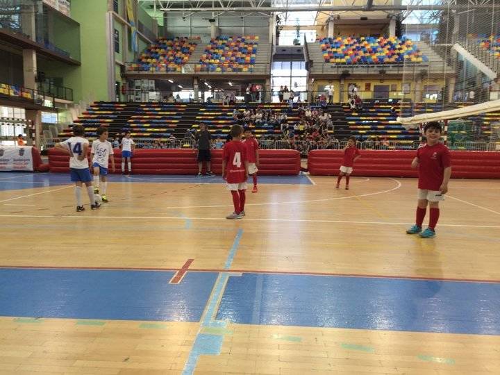 El infantil se impuso en un difícil encuentro con remontada ante EM Azuqueca (3º) mientras que el prebenjamín se quedó a dos minutos de batir a Diocesano B (2º)