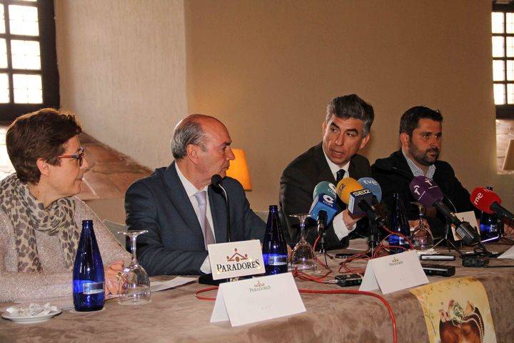 El Tren Medieval a Sigüenza propone un viaje en el tiempo con trovadores, zancudos y malabaristas